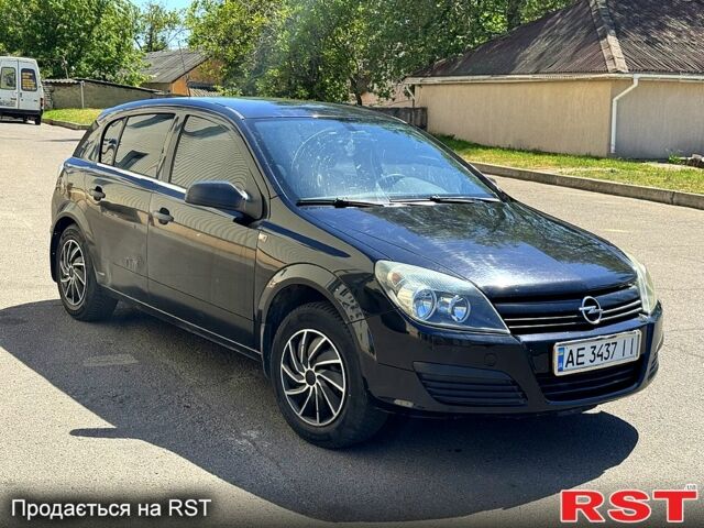 Черный Опель Астра, объемом двигателя 1.6 л и пробегом 300 тыс. км за 3350 $, фото 1 на Automoto.ua