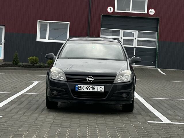 Черный Опель Астра, объемом двигателя 1.6 л и пробегом 273 тыс. км за 3250 $, фото 3 на Automoto.ua