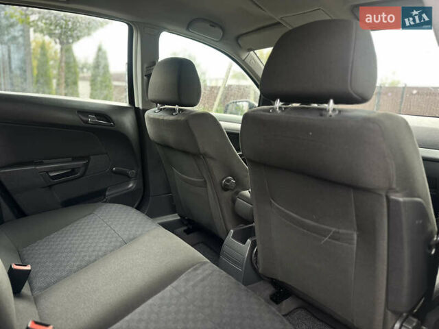 Черный Опель Астра, объемом двигателя 1.4 л и пробегом 212 тыс. км за 5200 $, фото 39 на Automoto.ua