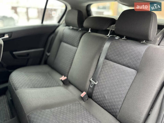 Чорний Опель Астра, об'ємом двигуна 1.6 л та пробігом 194 тис. км за 3800 $, фото 30 на Automoto.ua