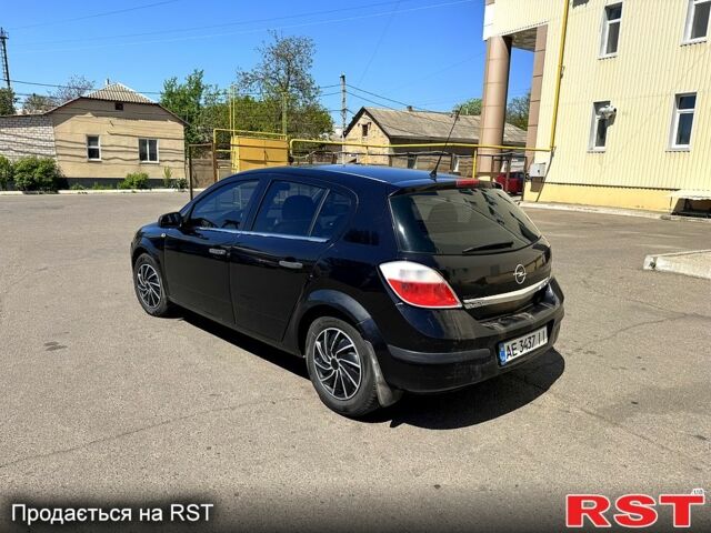 Черный Опель Астра, объемом двигателя 1.6 л и пробегом 300 тыс. км за 3350 $, фото 5 на Automoto.ua
