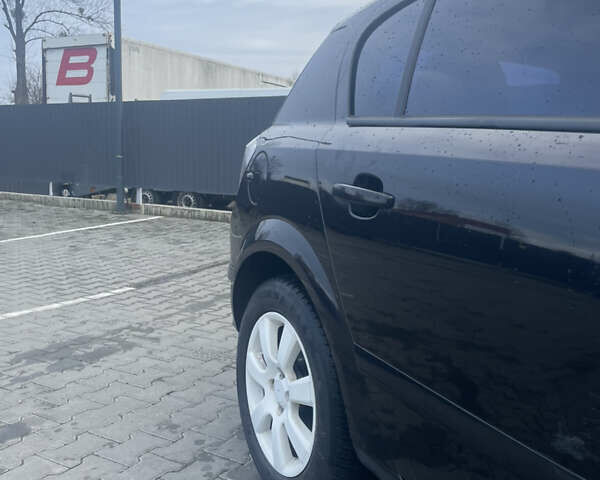 Чорний Опель Астра, об'ємом двигуна 1.6 л та пробігом 273 тис. км за 4000 $, фото 7 на Automoto.ua