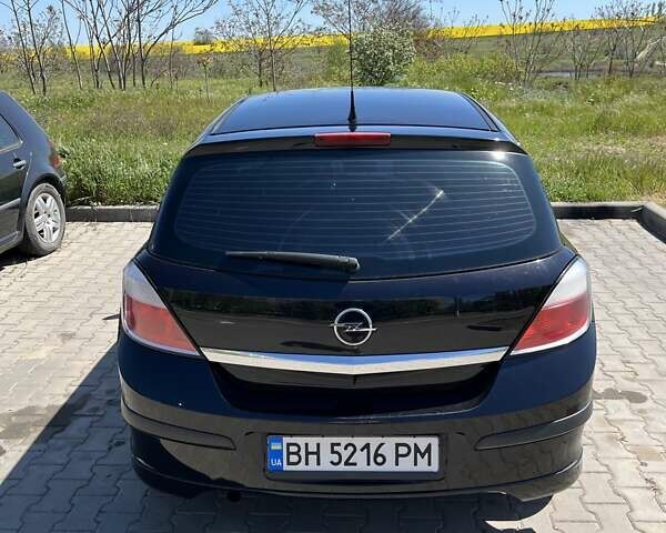 Черный Опель Астра, объемом двигателя 1.6 л и пробегом 199 тыс. км за 5300 $, фото 1 на Automoto.ua
