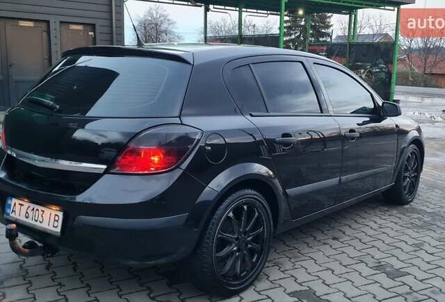 Черный Опель Астра, объемом двигателя 1.4 л и пробегом 300 тыс. км за 3350 $, фото 6 на Automoto.ua