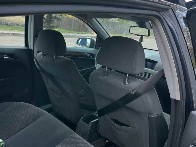 Черный Опель Астра, объемом двигателя 1.6 л и пробегом 340 тыс. км за 4500 $, фото 4 на Automoto.ua