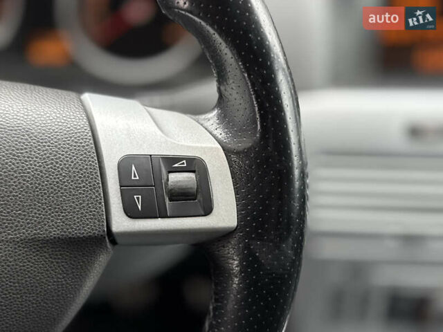 Чорний Опель Астра, об'ємом двигуна 1.6 л та пробігом 194 тис. км за 3800 $, фото 23 на Automoto.ua