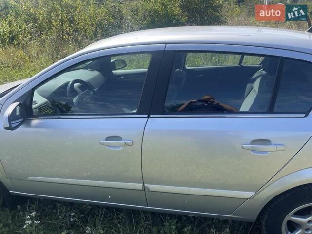 Черный Опель Астра, объемом двигателя 1.8 л и пробегом 167 тыс. км за 6350 $, фото 8 на Automoto.ua