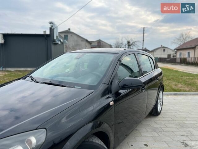 Черный Опель Астра, объемом двигателя 1.7 л и пробегом 270 тыс. км за 3499 $, фото 7 на Automoto.ua