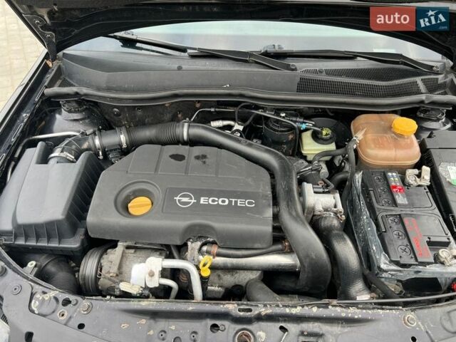 Черный Опель Астра, объемом двигателя 1.7 л и пробегом 270 тыс. км за 3499 $, фото 17 на Automoto.ua