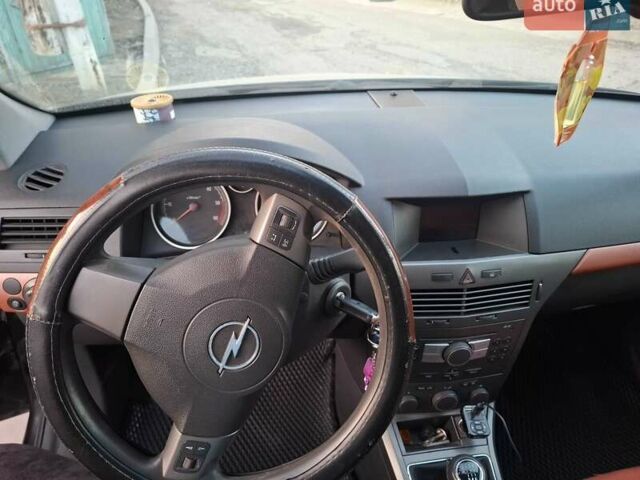 Чорний Опель Астра, об'ємом двигуна 1.9 л та пробігом 283 тис. км за 3200 $, фото 6 на Automoto.ua