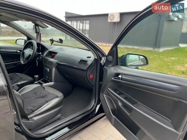 Черный Опель Астра, объемом двигателя 1.7 л и пробегом 270 тыс. км за 3499 $, фото 22 на Automoto.ua