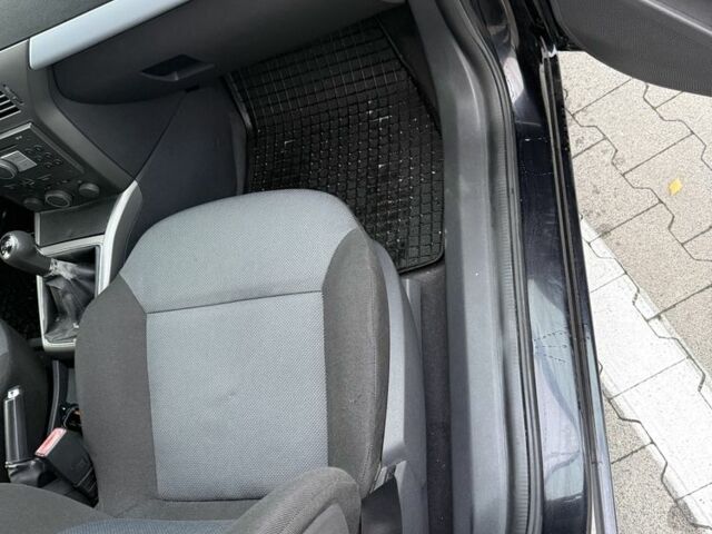 Черный Опель Астра, объемом двигателя 1.6 л и пробегом 265 тыс. км за 2000 $, фото 12 на Automoto.ua