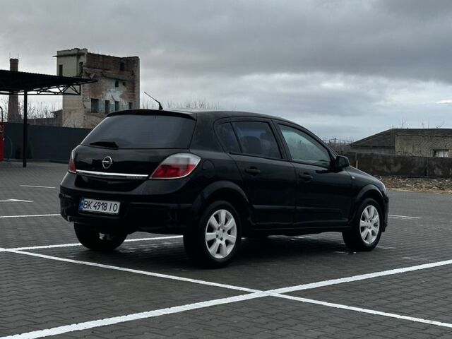Черный Опель Астра, объемом двигателя 1.6 л и пробегом 273 тыс. км за 3250 $, фото 5 на Automoto.ua
