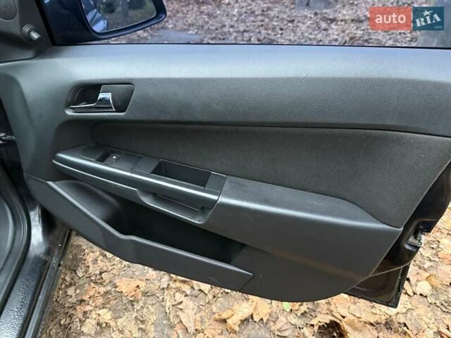 Чорний Опель Астра, об'ємом двигуна 1.6 л та пробігом 350 тис. км за 3940 $, фото 18 на Automoto.ua