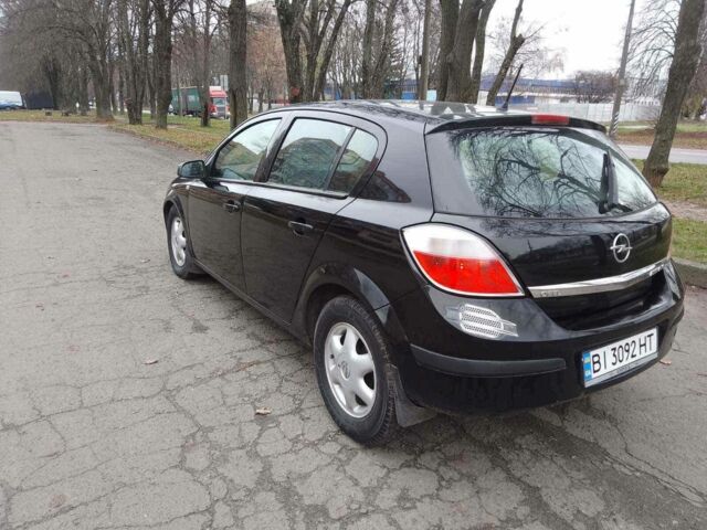 Черный Опель Астра, объемом двигателя 1.6 л и пробегом 255 тыс. км за 4200 $, фото 1 на Automoto.ua