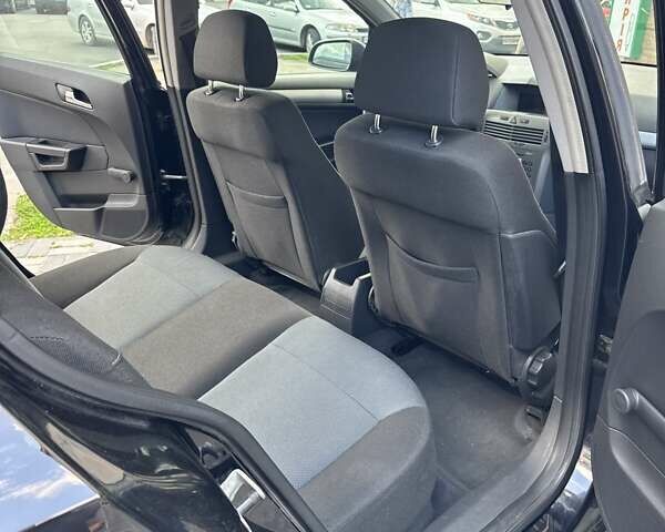 Чорний Опель Астра, об'ємом двигуна 1.6 л та пробігом 214 тис. км за 4550 $, фото 15 на Automoto.ua