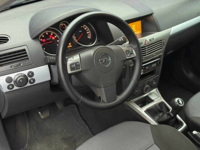 Чорний Опель Астра, об'ємом двигуна 1.6 л та пробігом 231 тис. км за 5899 $, фото 6 на Automoto.ua