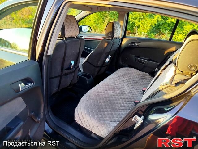 Черный Опель Астра, объемом двигателя 1.6 л и пробегом 0 тыс. км за 4650 $, фото 4 на Automoto.ua