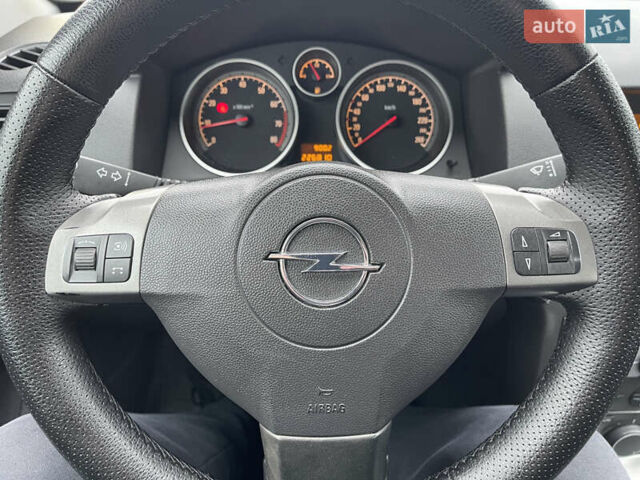Черный Опель Астра, объемом двигателя 1.8 л и пробегом 227 тыс. км за 4900 $, фото 21 на Automoto.ua