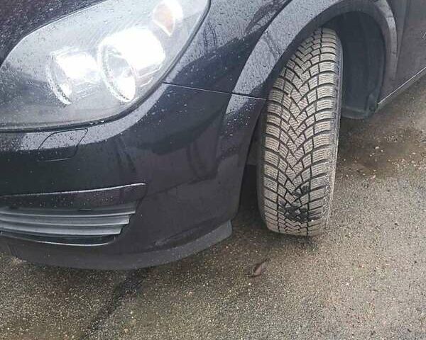 Черный Опель Астра, объемом двигателя 1.8 л и пробегом 227 тыс. км за 4700 $, фото 12 на Automoto.ua