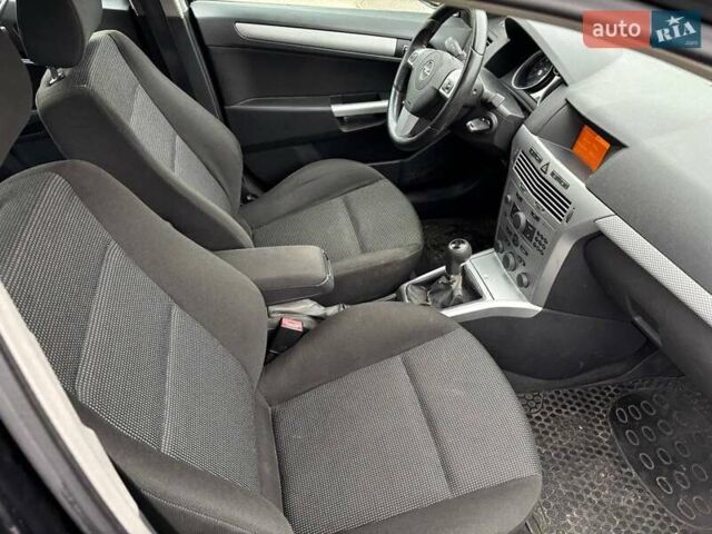 Чорний Опель Астра, об'ємом двигуна 1.8 л та пробігом 184 тис. км за 4500 $, фото 14 на Automoto.ua