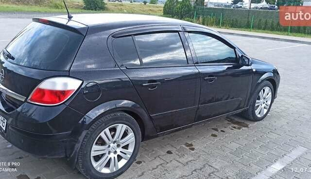Черный Опель Астра, объемом двигателя 1.8 л и пробегом 210 тыс. км за 5300 $, фото 11 на Automoto.ua