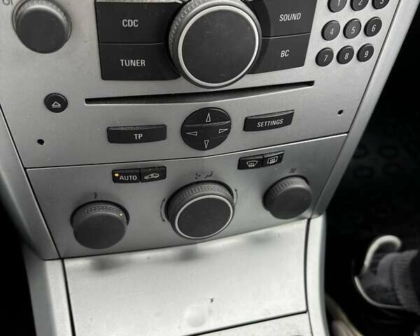 Чорний Опель Астра, об'ємом двигуна 1.8 л та пробігом 184 тис. км за 4500 $, фото 20 на Automoto.ua