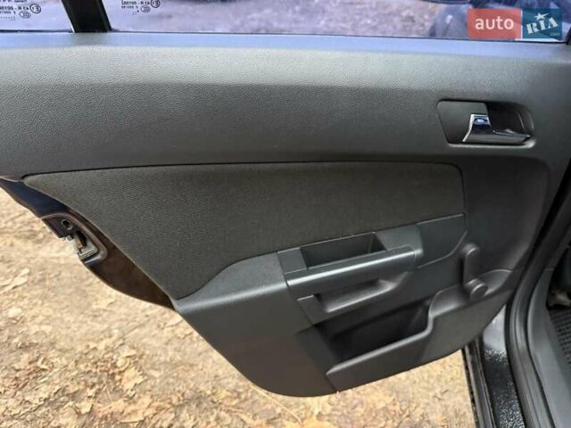 Чорний Опель Астра, об'ємом двигуна 1.6 л та пробігом 350 тис. км за 3940 $, фото 14 на Automoto.ua