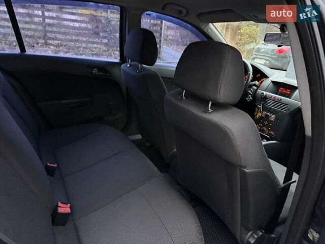 Чорний Опель Астра, об'ємом двигуна 1.6 л та пробігом 350 тис. км за 3940 $, фото 16 на Automoto.ua