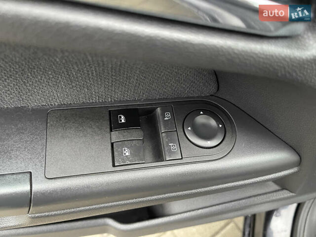 Черный Опель Астра, объемом двигателя 1.8 л и пробегом 227 тыс. км за 4900 $, фото 11 на Automoto.ua