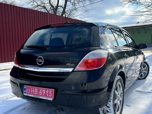 Черный Опель Астра, объемом двигателя 16 л и пробегом 208 тыс. км за 5100 $, фото 5 на Automoto.ua