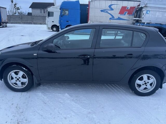 Черный Опель Астра, объемом двигателя 1.6 л и пробегом 360 тыс. км за 3200 $, фото 1 на Automoto.ua