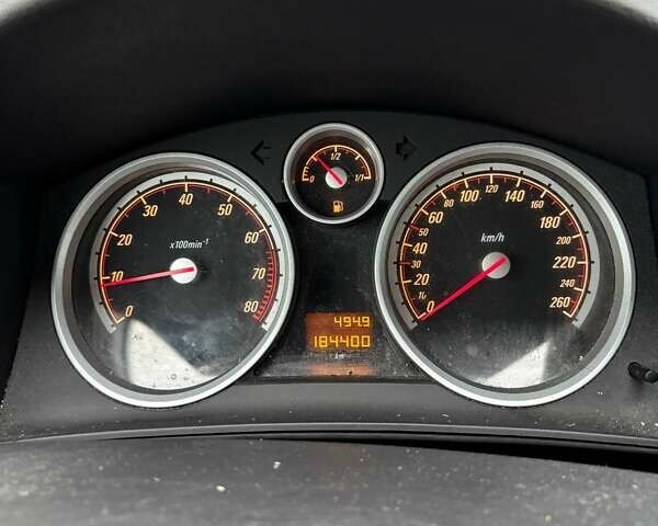 Черный Опель Астра, объемом двигателя 1.8 л и пробегом 184 тыс. км за 4800 $, фото 21 на Automoto.ua