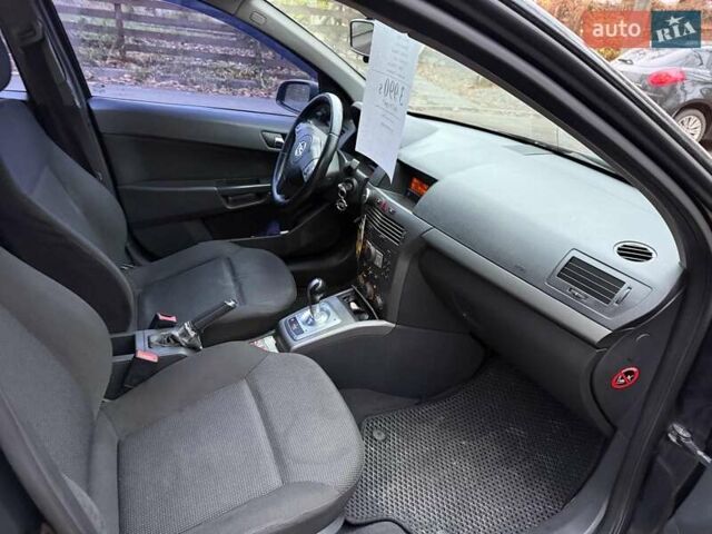 Чорний Опель Астра, об'ємом двигуна 1.6 л та пробігом 350 тис. км за 3940 $, фото 19 на Automoto.ua