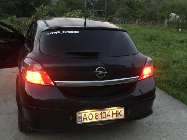 Черный Опель Астра, объемом двигателя 1.7 л и пробегом 300 тыс. км за 3500 $, фото 1 на Automoto.ua