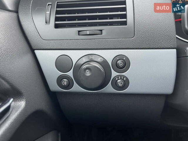 Черный Опель Астра, объемом двигателя 1.8 л и пробегом 227 тыс. км за 4900 $, фото 23 на Automoto.ua