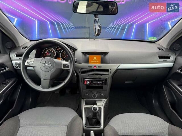 Чорний Опель Астра, об'ємом двигуна 1.6 л та пробігом 231 тис. км за 5899 $, фото 8 на Automoto.ua
