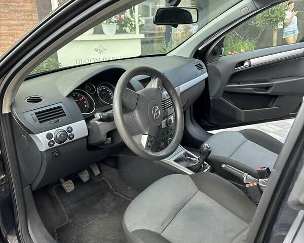 Чорний Опель Астра, об'ємом двигуна 1.6 л та пробігом 214 тис. км за 4550 $, фото 23 на Automoto.ua