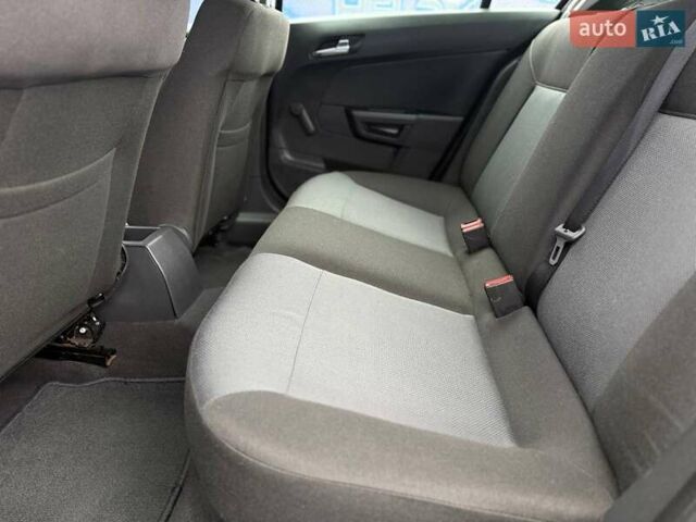 Чорний Опель Астра, об'ємом двигуна 1.6 л та пробігом 231 тис. км за 5899 $, фото 7 на Automoto.ua