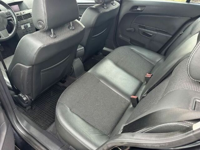 Чорний Опель Астра, об'ємом двигуна 1.7 л та пробігом 265 тис. км за 1450 $, фото 4 на Automoto.ua