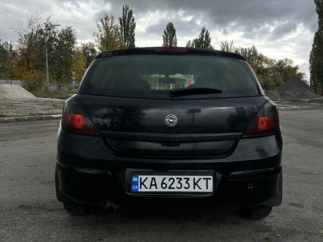 Черный Опель Астра, объемом двигателя 1.6 л и пробегом 245 тыс. км за 3499 $, фото 4 на Automoto.ua