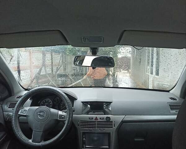 Чорний Опель Астра, об'ємом двигуна 1.6 л та пробігом 300 тис. км за 3200 $, фото 2 на Automoto.ua