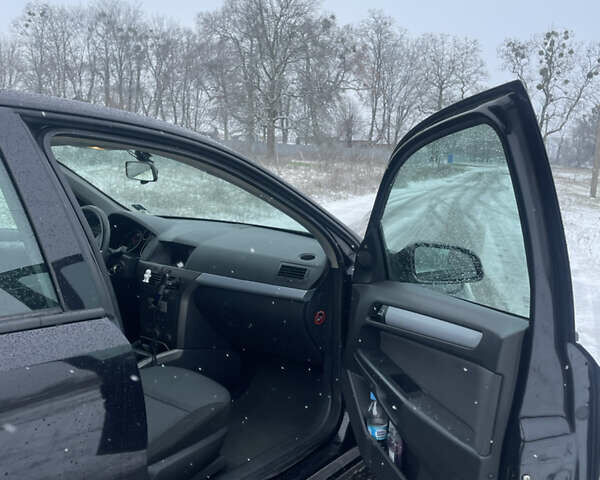 Чорний Опель Астра, об'ємом двигуна 1.6 л та пробігом 184 тис. км за 5200 $, фото 5 на Automoto.ua