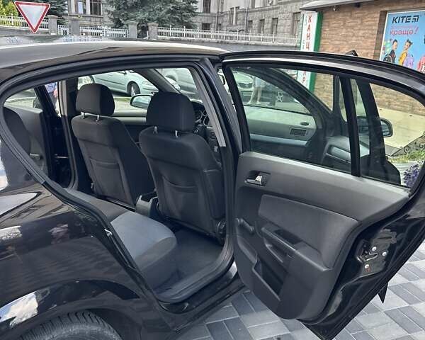 Чорний Опель Астра, об'ємом двигуна 1.6 л та пробігом 214 тис. км за 4550 $, фото 14 на Automoto.ua