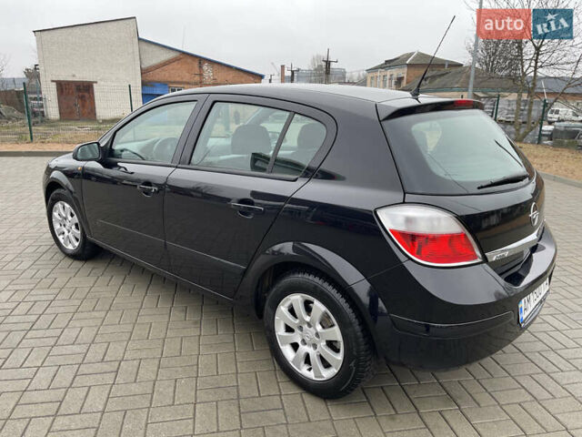 Черный Опель Астра, объемом двигателя 1.8 л и пробегом 227 тыс. км за 4900 $, фото 8 на Automoto.ua