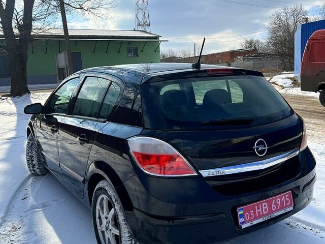 Черный Опель Астра, объемом двигателя 16 л и пробегом 208 тыс. км за 5100 $, фото 4 на Automoto.ua