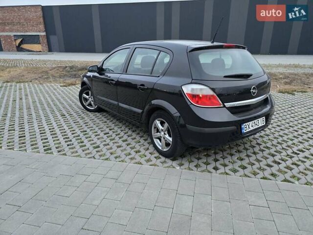 Черный Опель Астра, объемом двигателя 1.8 л и пробегом 142 тыс. км за 6200 $, фото 12 на Automoto.ua