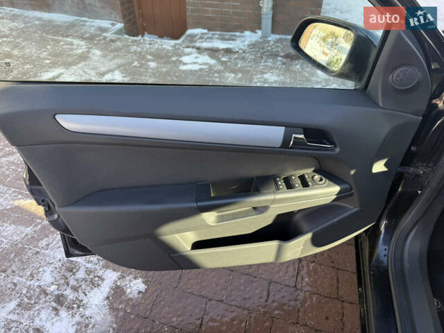 Чорний Опель Астра, об'ємом двигуна 1.6 л та пробігом 216 тис. км за 4600 $, фото 12 на Automoto.ua
