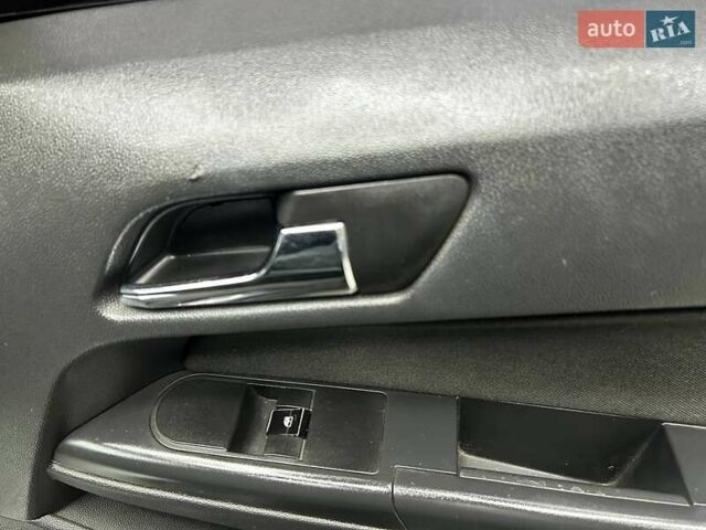 Черный Опель Астра, объемом двигателя 1.6 л и пробегом 213 тыс. км за 4300 $, фото 11 на Automoto.ua