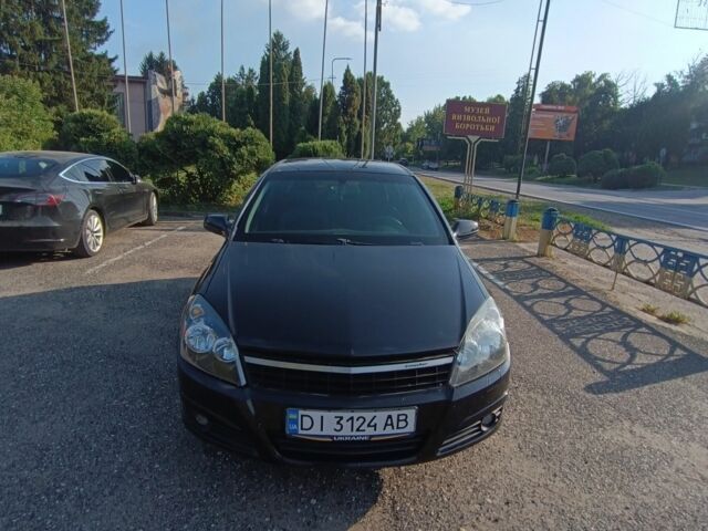 Черный Опель Астра, объемом двигателя 1.6 л и пробегом 220 тыс. км за 3000 $, фото 3 на Automoto.ua